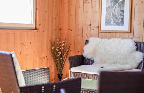 Aldino Apartment | Discover Huanzhof Ferienwohnung Weißhorn with Pet-Friendly Perks