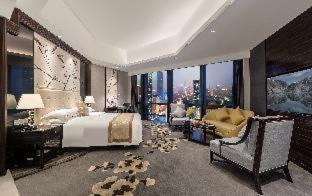 Huaqiang North Hotel | Elegant Huaqiang Plaza Hotel with Afternoon Tea & Mini Bar