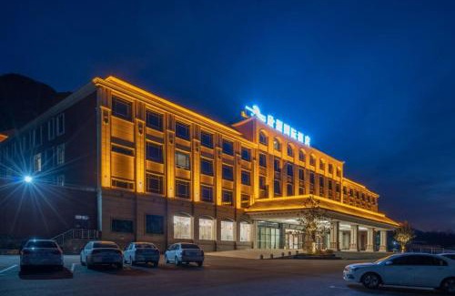 Huayin Hotel | Relax at Huashan Xinyuan International Hotel with Ocean View