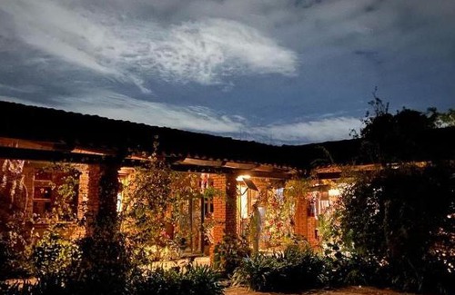 San Andres Huayapan Hotel | Inviting Huayápam Yù'ú Lodge: Pet-Friendly Retreat with Spa