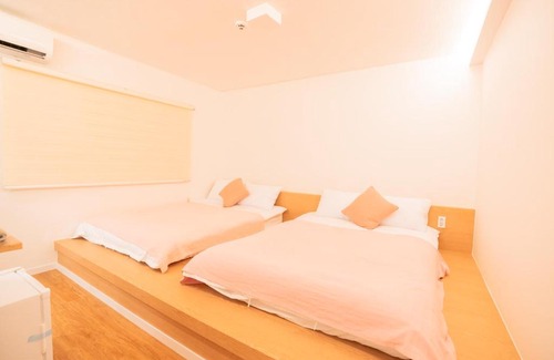 Yeonnam-dong House | Comfortable Stay at Huayuanhouse HQ in Hongdae