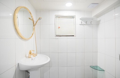 Yeonnam-dong House | Comfortable Stay at Huayuanhouse HQ in Hongdae