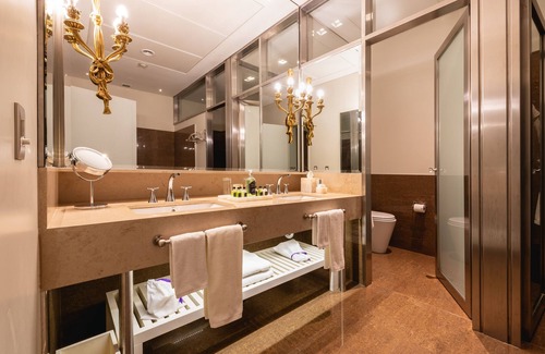 Recoleta Hotel | Experience Hub Porteño: 4-Star Retreat with Spa & Dining