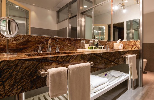 Recoleta Hotel | Experience Hub Porteño: 4-Star Retreat with Spa & Dining