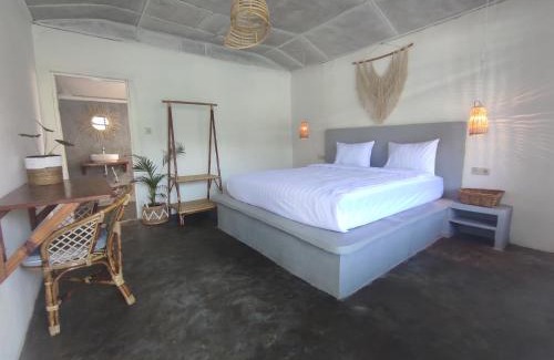 Tuk Tuk House | Budget-Friendly Hub Tata Guesthouse with Family Amenities