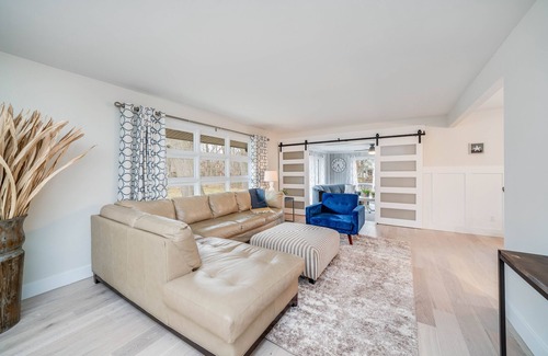 South Haven House | Cozy Hubbard House: Pet-Friendly Retreat near Dyckman Beach