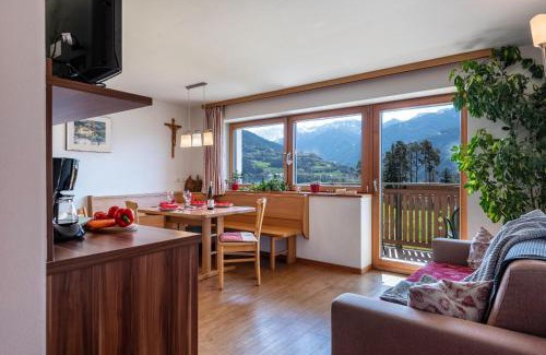 Feldthurns Apartment | Guest Rated 9.8: Huberhof App with Family-Friendly Perks