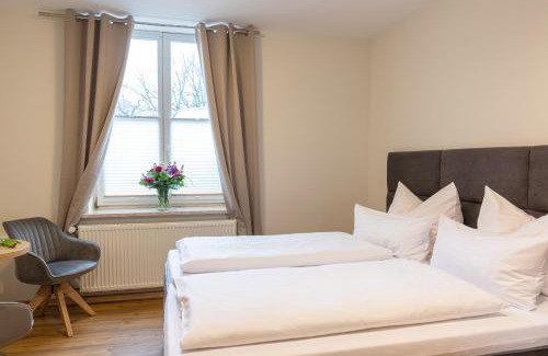 Goslar Old Town Hotel | Welcoming Hubertus Hof: Family-Friendly Getaway Awaits