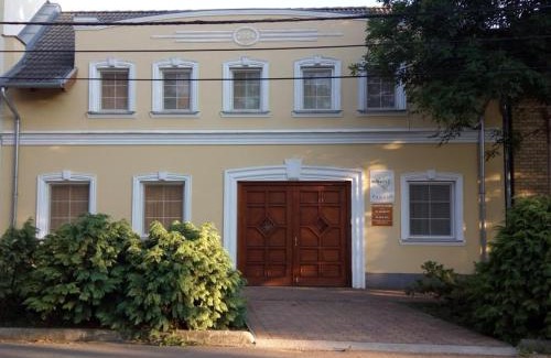 Csongrad Bed & Breakfast | Hubertus Panzió: Highly Rated Stay with Family-Friendly Perks