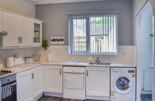 Huddersfield Cottage | Guest Rated 10/10: Family-Friendly 5 Bedroom Stay in Huddersfield