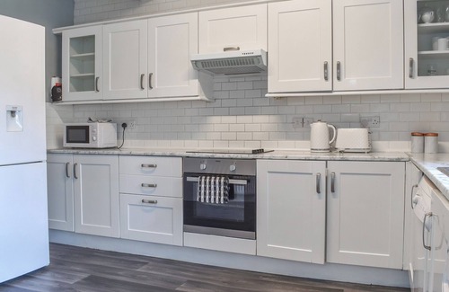 Huddersfield Cottage | Guest Rated 10/10: Family-Friendly 5 Bedroom Stay in Huddersfield