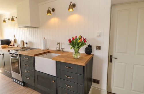 Barnard Castle Cottage | Pet-Friendly HUDEWAY VIEW with Open Fire in Middleton