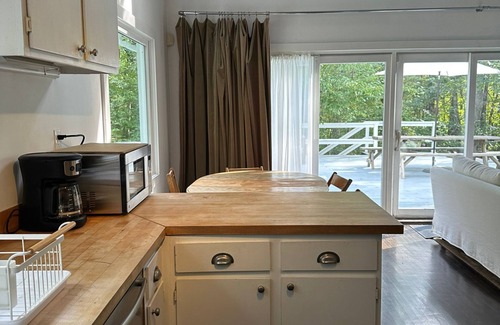 Hollowville Cottage | Relaxing Hudson NY Country Cottage with Hot Tub & Fireplace