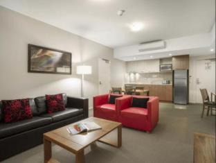 Parap Apartment | Discover Hudson Parap: Oceanfront Bliss with Great Amenities