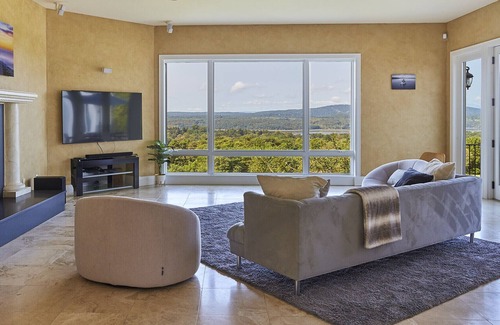 Staatsburg House | Hudson River Retreat: Villa with Breathtaking Views