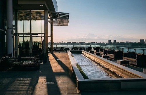 Hell's Kitchen Hotel | Welcoming Hudson Suite at Ink 48 Hotel with Family Amenities