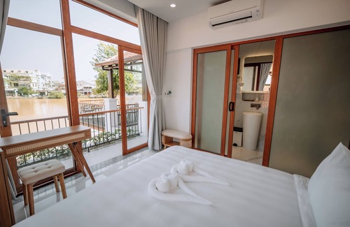 Hue City Centre House | Budget-Friendly Hue Riverside Villa with Pool & Dining