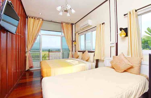 Na Noi Hotel | Guest Rated 10/10: Hueanwaddkhian Resort with Family Amenities