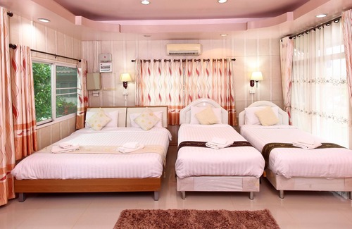 Na Noi Hotel | Guest Rated 10/10: Hueanwaddkhian Resort with Family Amenities