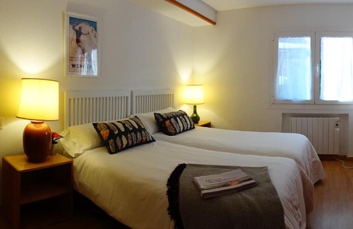 Formigal Apartment | Huegas by PIRINEOS 360 - Family-Friendly Getaway in Formigal