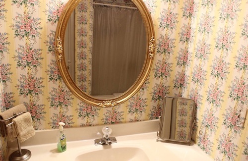 Minden Bed & Breakfast | Inviting Stay at Huffman House with Pool & Breakfast