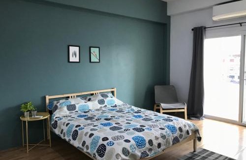 Wieng House | Cozy Hug House: Family-Friendly Stay with Kitchen Amenities
