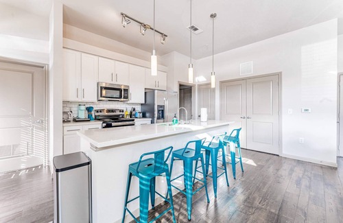 Montopolis Apartment | Spacious 2BR Suite Near Downtown with Fast WiFi & Breakfast