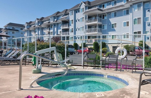 Birch Bay Condo | Spacious 3-Bedroom Penthouse with Scenic Views in Birch Bay