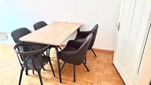 Center Apartment | Huge 3 Room City Center Apartment next to Zurich HB Konrad - Self Checkin