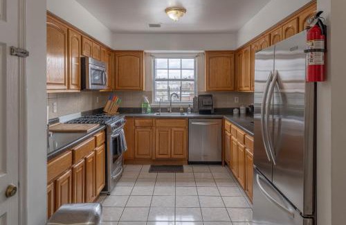 Jersey City Apartment | Family-Friendly Oasis Close to Manhattan - 4 Star Rating