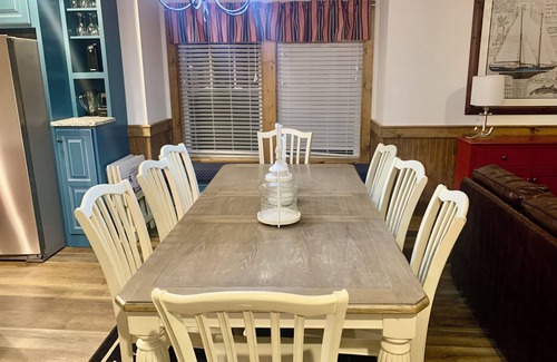 Branson Cottage | Ideal 4BDR Cottage in Stormy Point Village with Hot Tub
