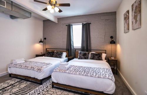 Near South Side Apartment | Spacious McCormick 4Br Unit with Hot Tub & Pet Friendly