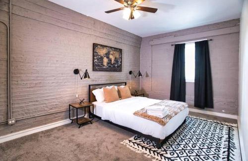 Near South Side Apartment | Spacious McCormick 4Br Unit with Hot Tub & Pet Friendly