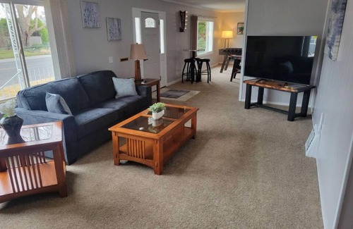 Richland House | Spacious 6 Bedroom Retreat in Central Richland - Rated 9.2
