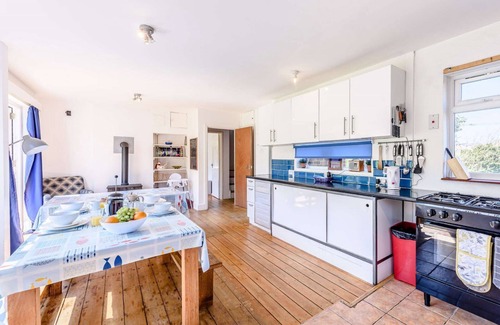 Old Town Hastings House | Huge 6 bedroom house, near beach, cliffs & Old Town, 180 square meters