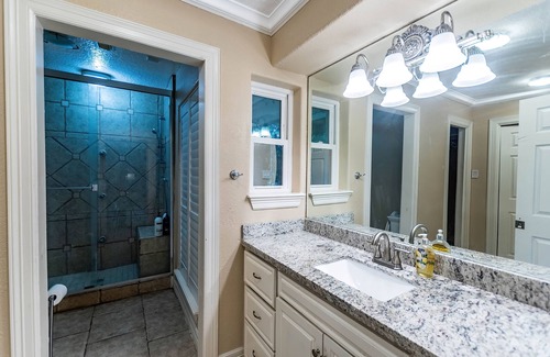 Houston House | Spacious 6-Bedroom Retreat with Pool, Spa & Game Room