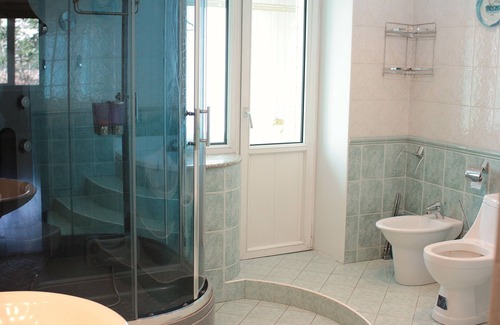 Almaty Apartment | Spacious 3 Bedroom Apartment with Breakfast Included