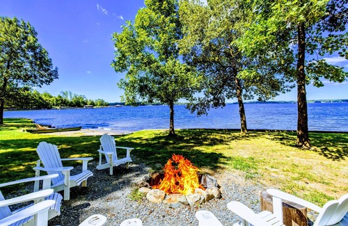 Bumpass House | Exceptional 8BR Lakefront Retreat with Hot Tub & Dock