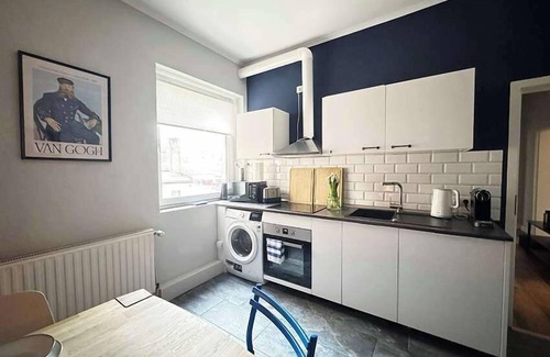 Laar Apartment | Spacious Apartment with Sauna & Free Parking - 10/10 Rated