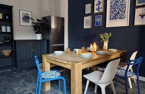 Laar Apartment | Spacious Apartment with Sauna & Free Parking - 10/10 Rated
