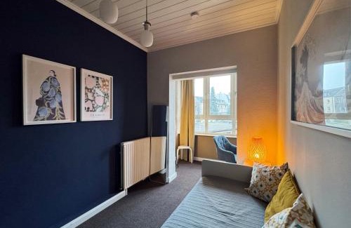 Laar Apartment | Spacious Apartment with Sauna & Free Parking for Families
