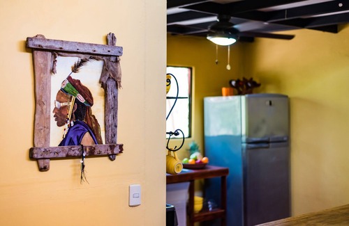 Palm Beach Estates House | Artistic Surfers Beach Loft with Oceanfront Views & Bikes