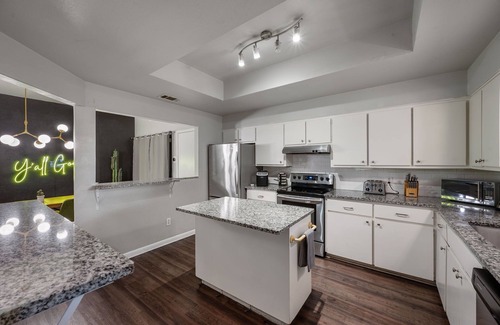 Riverside House | Ideal 6-Bedroom Retreat for Groups & Families with Spa
