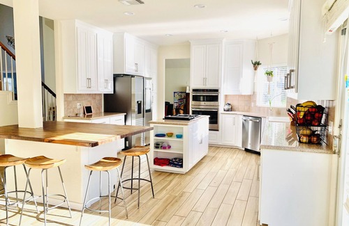 Austin House | Family-Friendly Retreat with Large Backyard by Commons Ford Lake