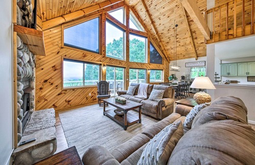 Blairsville Cabin | Impressive Blairsville Cabin with Game Room & Mountain Views