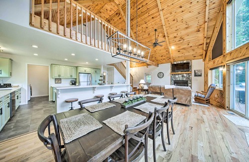 Blairsville Cabin | Impressive Blairsville Cabin with Game Room & Mountain Views