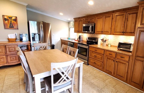 Jacksons' Gap House | Huge boathouse, screened porch, Firepit, quiet neighborhood, 3/2. Pets friendly