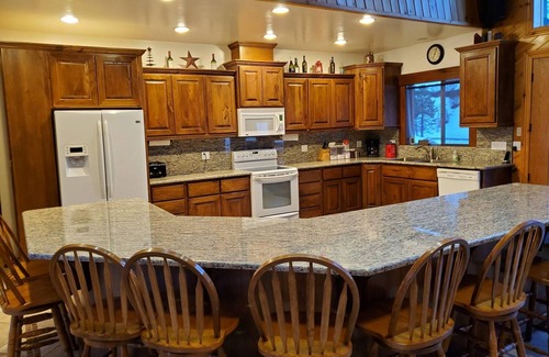 Mountain Home Cabin | Perfect for Families and Groups with Pool & Lake View
