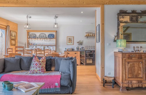 La Baume Ski Chalet | Stylish Chalet for Ski Adventures & Summer Retreats in Morzine