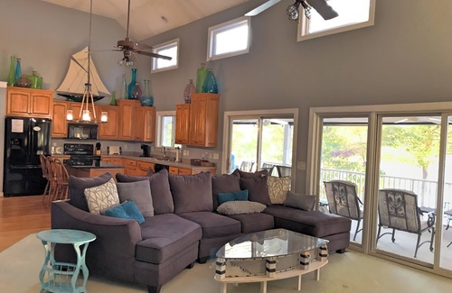 Wise House | Discover Adventure: Cove Access, Kayaks & Game Room